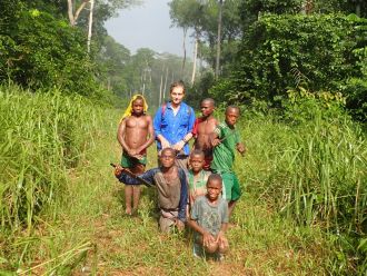 David Raubenheimer with hunter-gatherers in the Congo basin