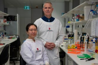 Professor Bryan Day and Dr Yuchen (Michelle) Li from QIMR Berghofer