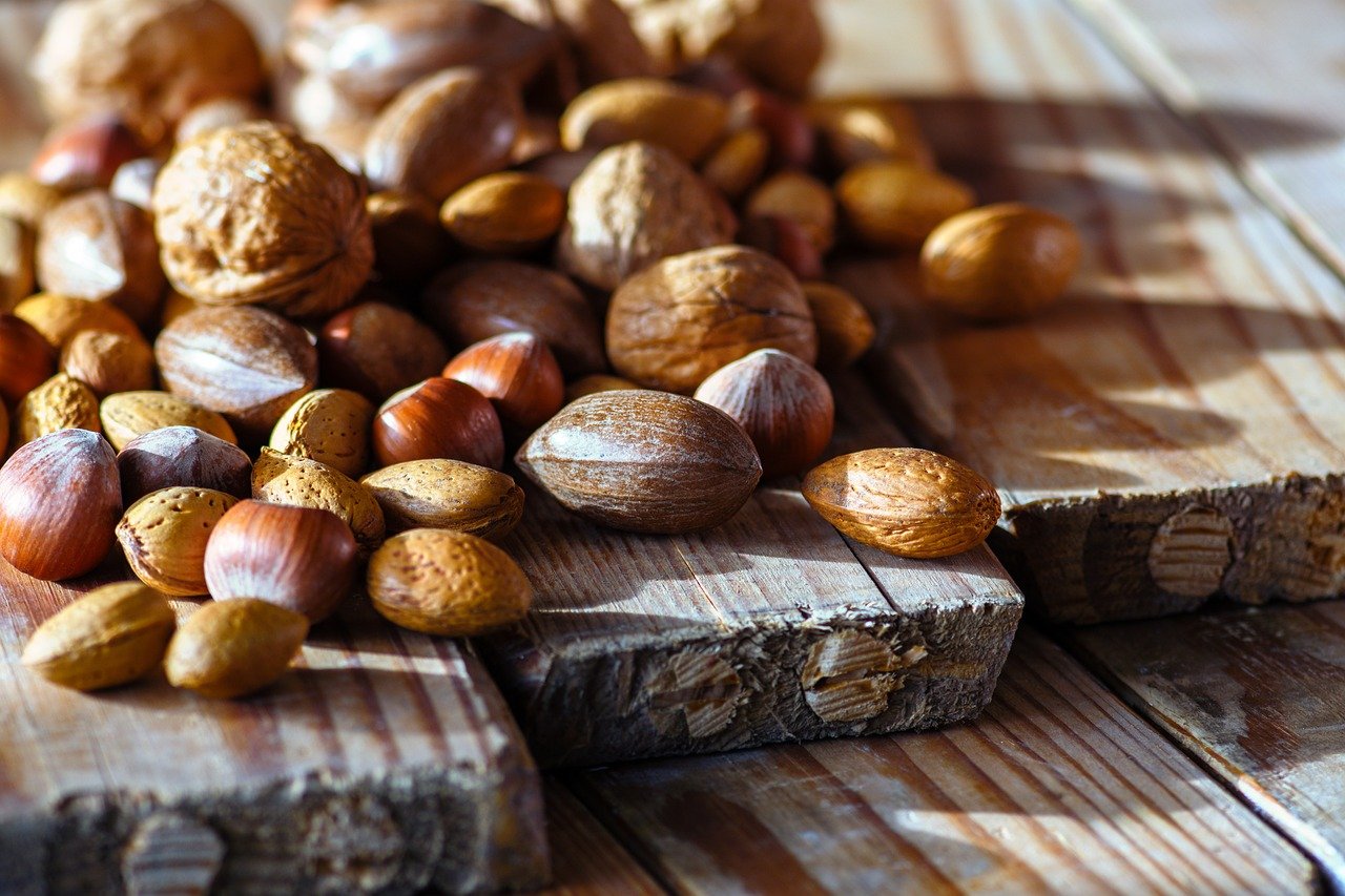 CC-0.https://pixabay.com/photos/nuts-vitamins-healthy-vegan-diet-8442168/