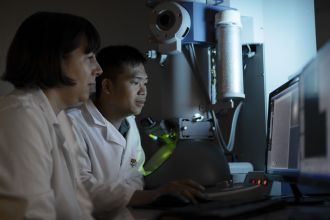 Researchers Dr Shelley Wickham and Dr Minh Luu