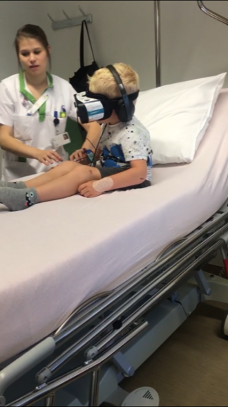 Virtual reality glasses used by child patients