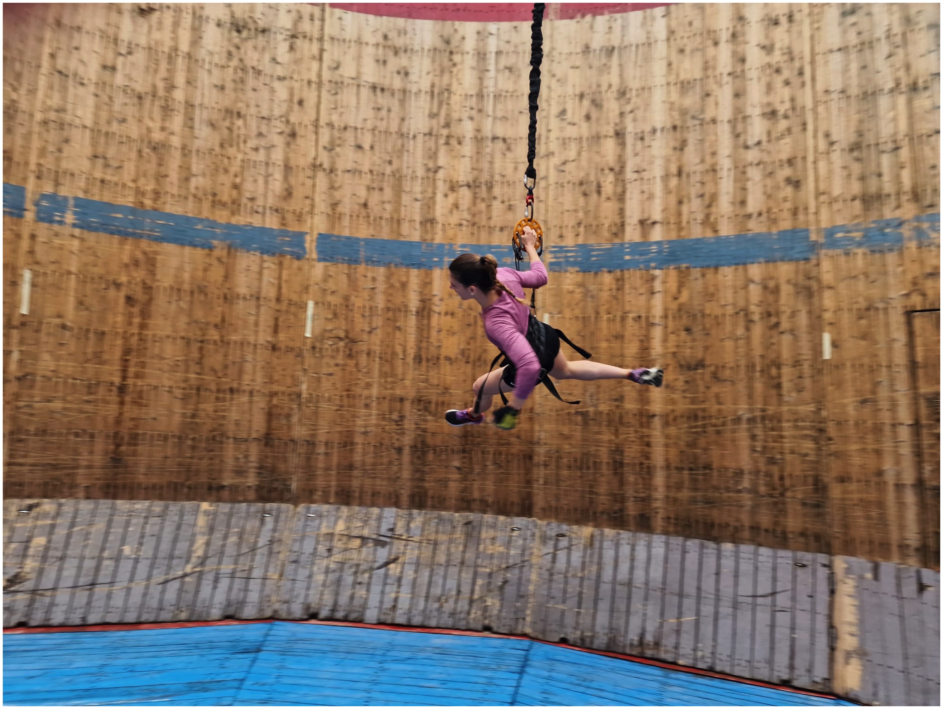 Running horizontally at self-generated artificial gravity in emulated Lunar WoD. Credit: Minetti, et al