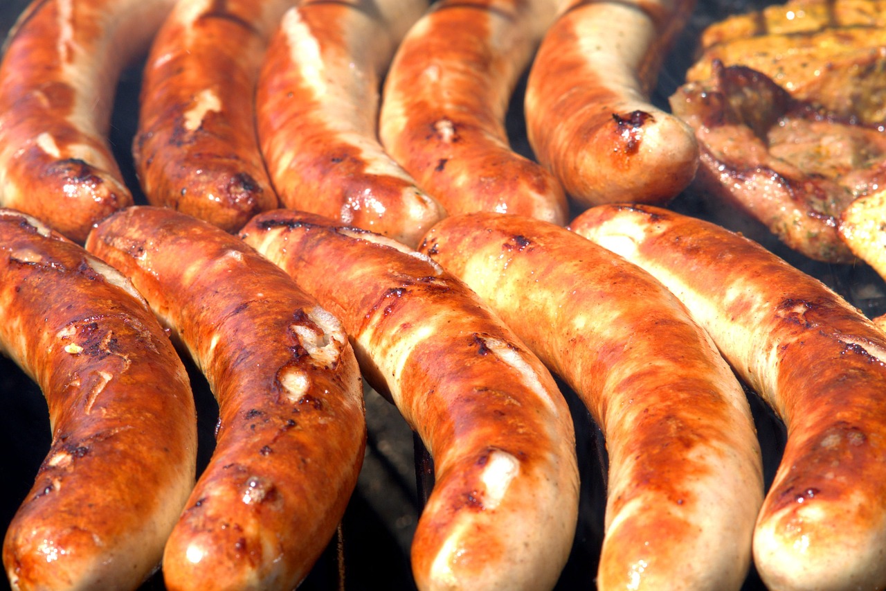 CC-0. Credit: webandi on Pixabay. https://pixabay.com/photos/sausages-barbecue-grill-3524649/
